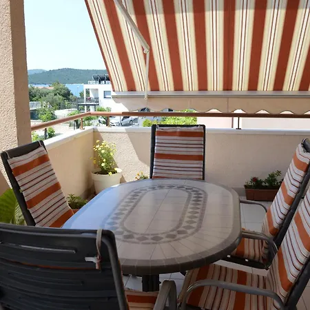 Zoran Seaview 公寓 *