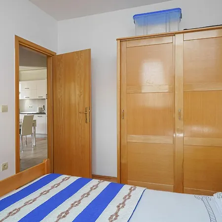 Zoran Seaview 公寓 *