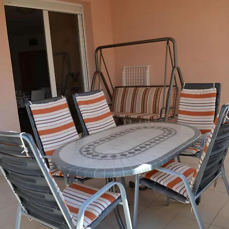 Zoran Seaview 公寓